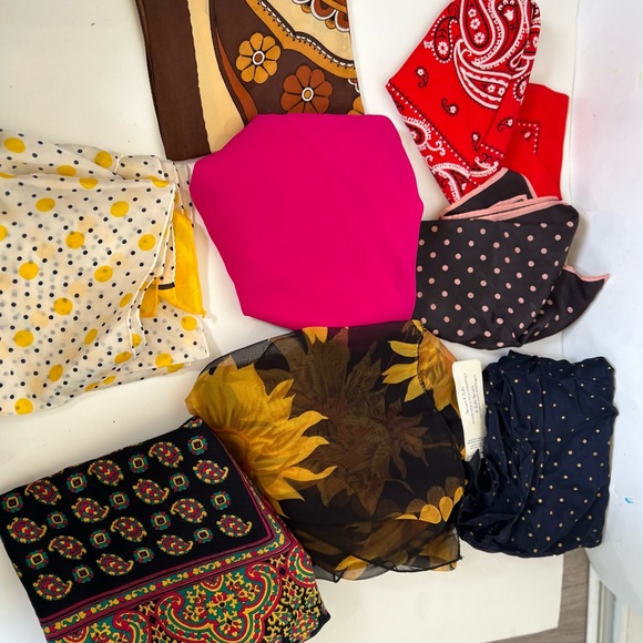 Bundle of vintage multi colour scarfs/ Bandana… - Picture 4 of 4